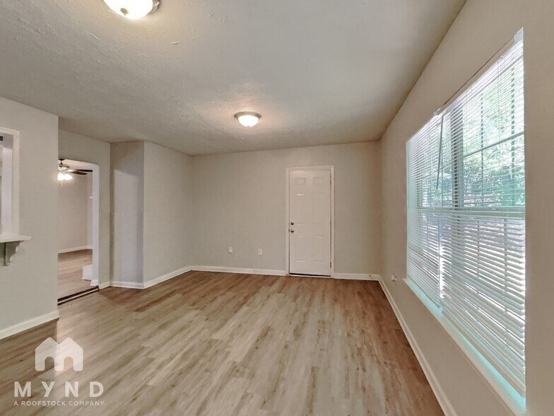 Building Photo - 545 Haymarket Ct