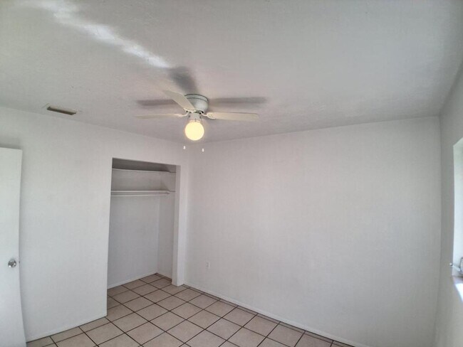 Building Photo - 2506 47th Ave Dr W