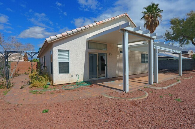Building Photo - WONDERFUL HOME LOCATED IN DESIRABLE NORTH ...