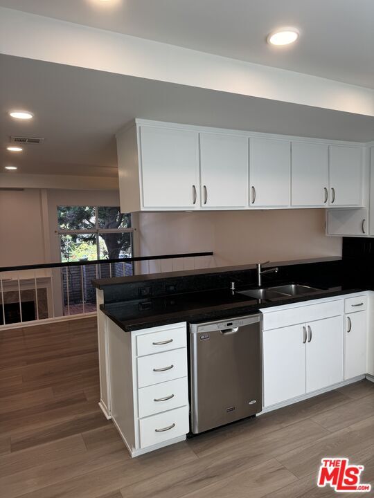 Building Photo - 4775 La Villa Marina