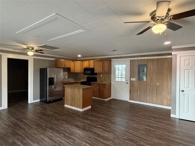 Building Photo - 16219 Greenwood Dr