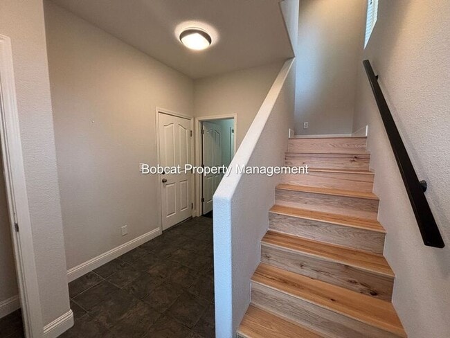 Building Photo - 1320 Thompson St