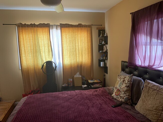 Building Photo - 8305 Colegio Dr