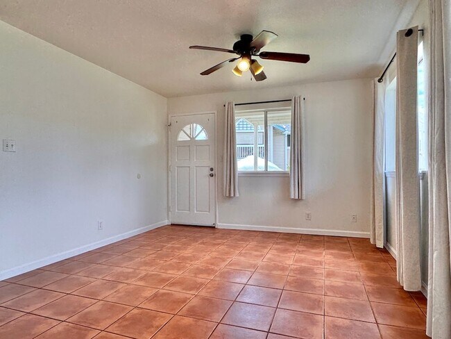 Building Photo - 2 Bed/1.5 Bath Halelani Village Condo with a Fenced Yard