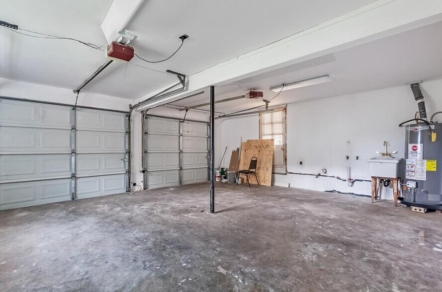 Building Photo - 2728 Valentine Ct