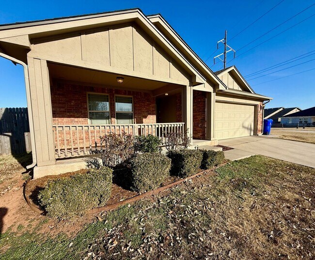 Building Photo - Great Family Home, Great Neighborhood
