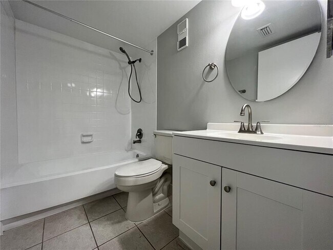 Building Photo - 100 Sweetgum Woods Ct