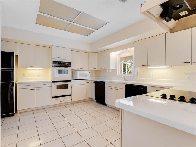 Building Photo - 9531 Bay Vista Estates Blvd