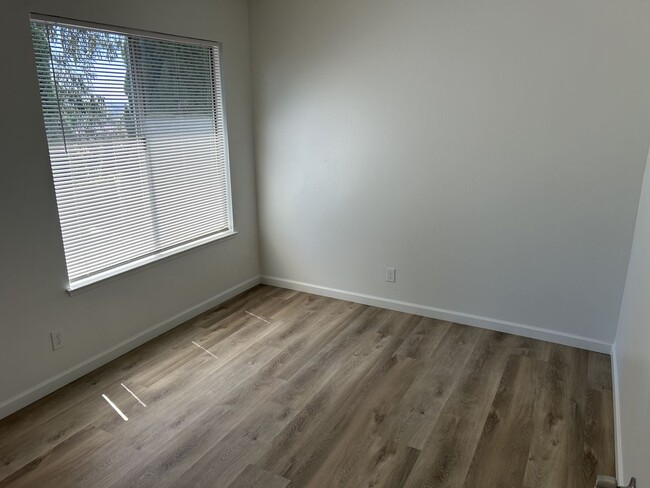 Building Photo - Remodeled 4 Bedroom, 2.5 Bath Home