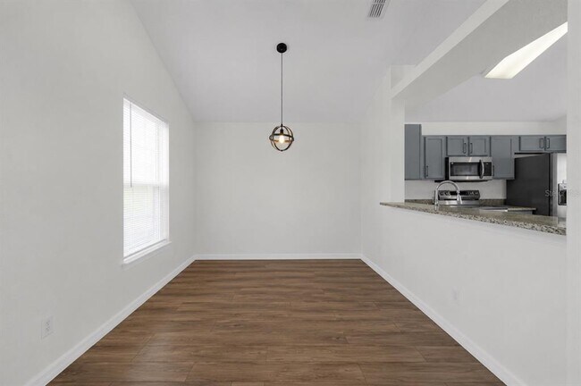 Building Photo - 204 Gleneagles Dr