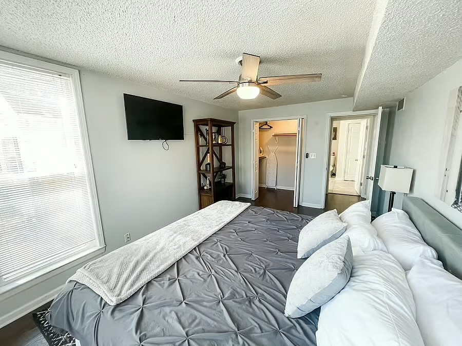 Building Photo - 4742 Jarboe St