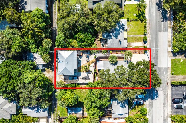 Building Photo - 314 S Palmway