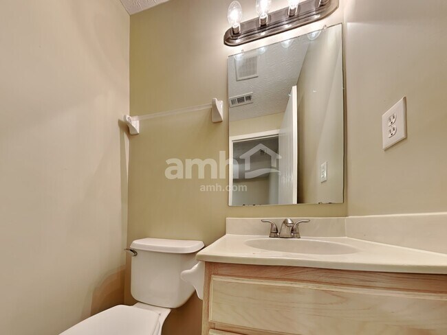 Building Photo - 2175 Maribeth Pl