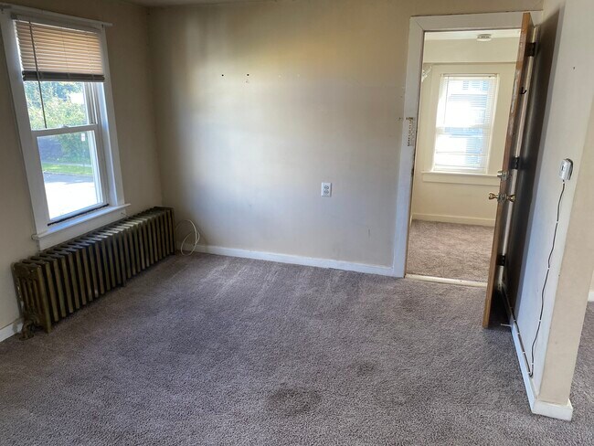 Living room - 21 W Collingswood Ave