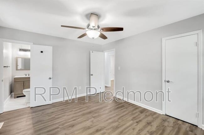 Building Photo - 2966 Fern Valley Dr SW