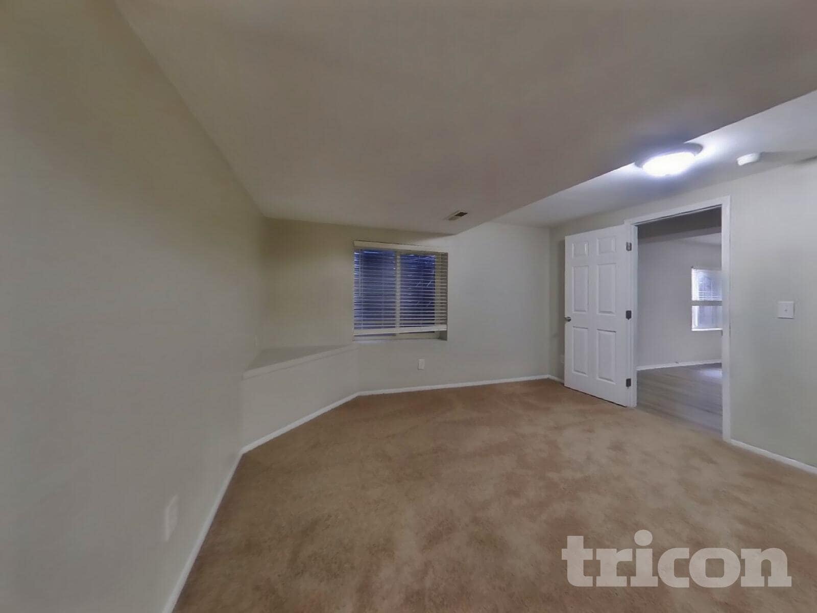 Building Photo - 565 Winebrook Way