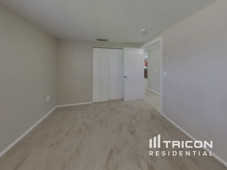 Building Photo - 3007 Bucida Dr