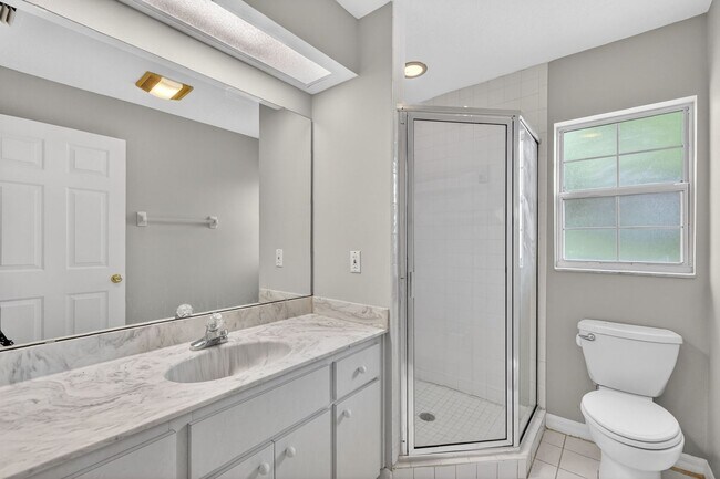 Building Photo - Available Now! Move-In Ready 3BR Home with Florida Room & Shed