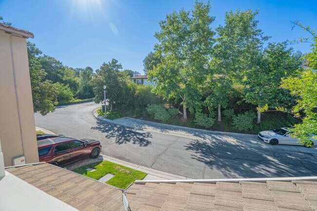 Building Photo - 4 Bedroom Home for Rent in The Woodlands!