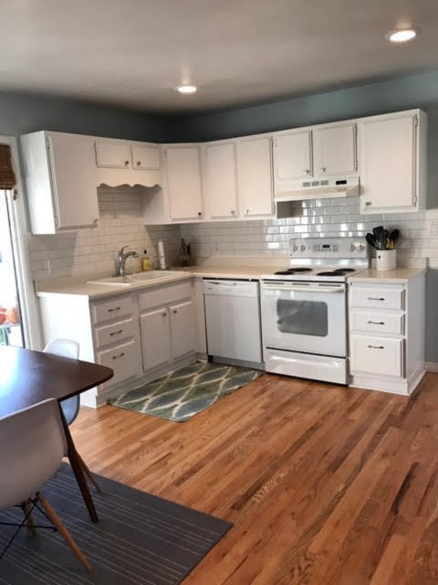 Building Photo - Lovely home located on a quiet street in N...
