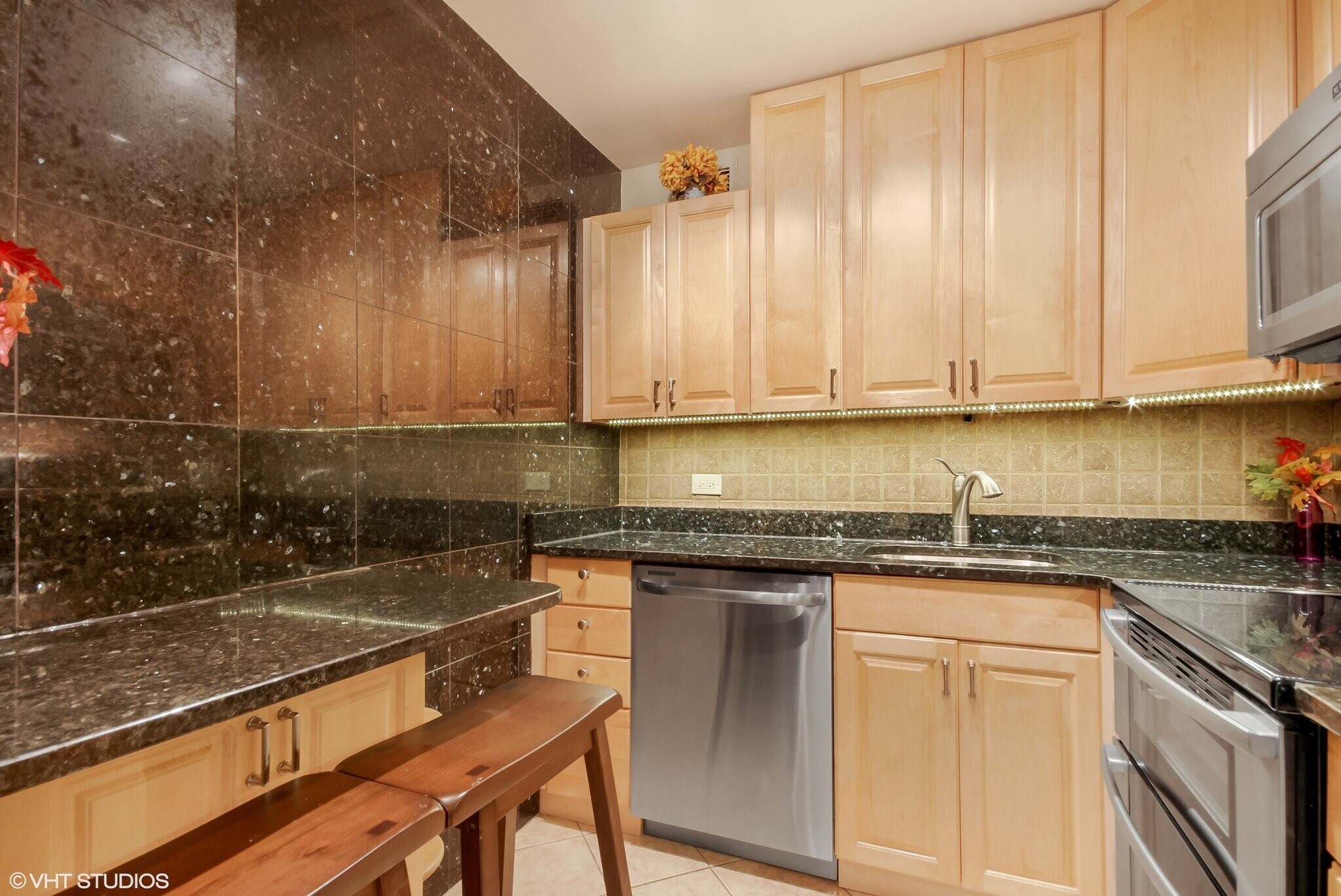 Building Photo - 1030 N State St