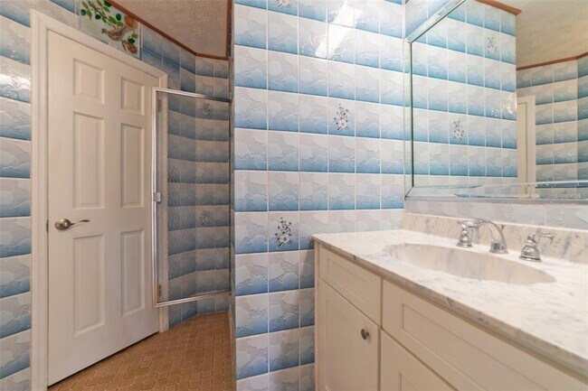 Building Photo - 5521 W Shr Dr