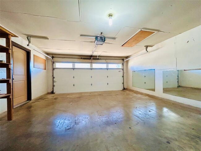 Building Photo - 11300 Maidenstone Dr