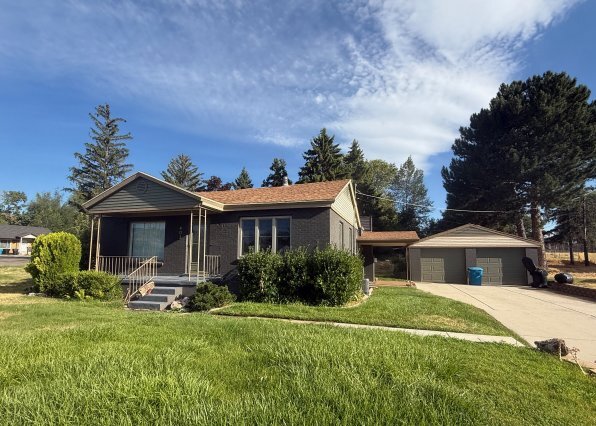 Building Photo - 403 Highland Dr