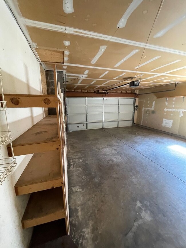 Building Photo - STUDENTS WELCOME! Centrally-Located Ranch Home w/ Fenced Yard and Two-Car Garage