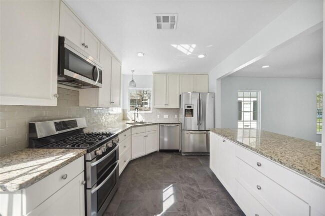 Building Photo - 4502 Rockwood Dr