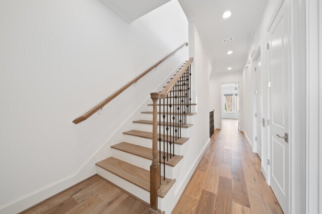 Building Photo - 7550 Little Caprese Ln