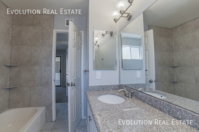 Building Photo - 2110 S Shannon Dr