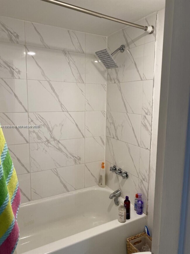 Building Photo - 2350 NE 135th St