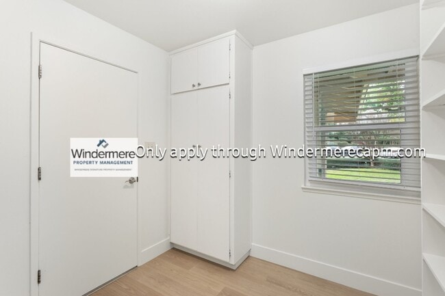 Building Photo - Fabulous Fair Oaks Home Available Now!