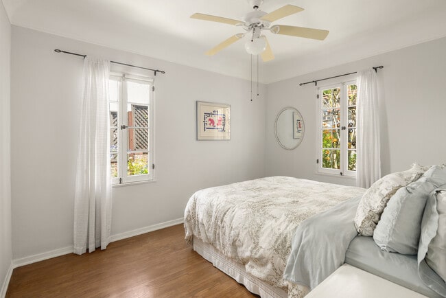 Building Photo - 1116 S La Jolla Ave