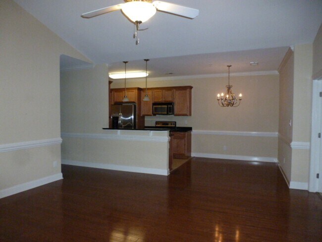 Building Photo - 210 Fountainhead Ln