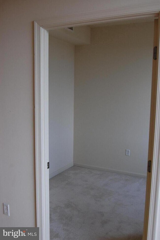Building Photo - 2726 Gallows Rd