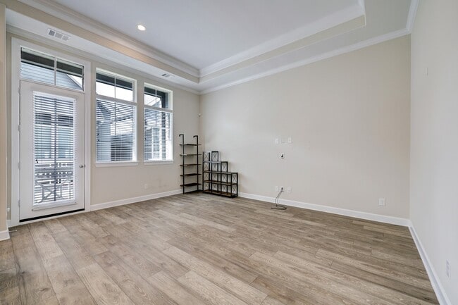 Building Photo - 2119 Naomi St