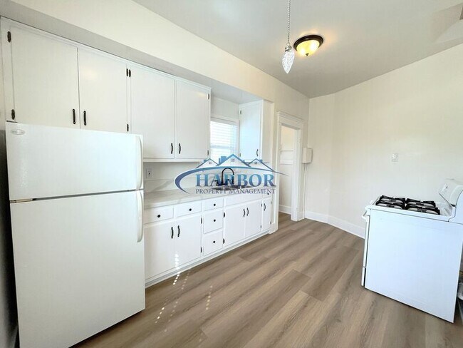 Building Photo - 426- 430 West 22nd Street