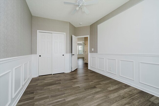Building Photo - 9413 N Bayfield Dr
