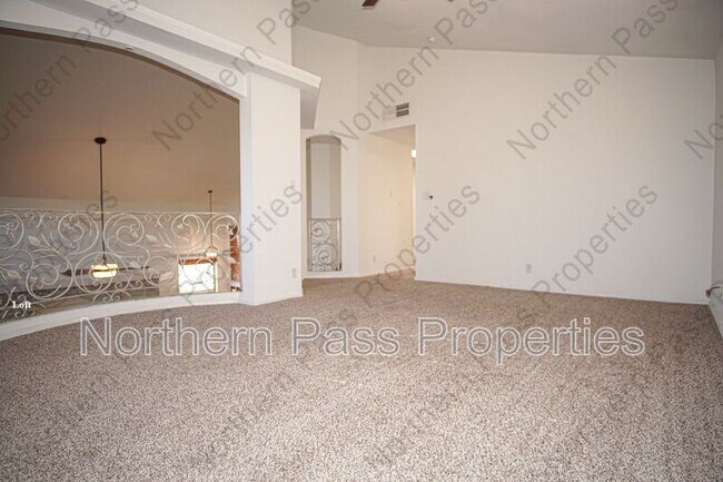 Building Photo - 12941 Tierra Salas Dr