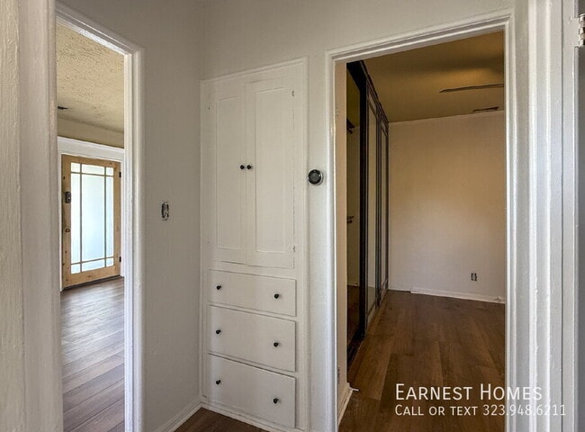 Building Photo - 1401 Dartmouth Dr