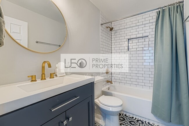 Building Photo - 677 Ira St SW