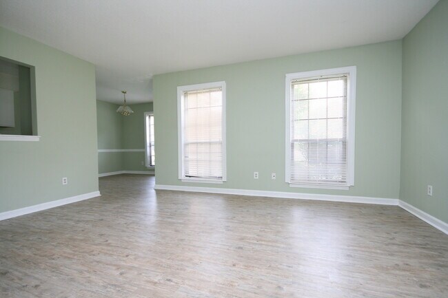 Building Photo - 115a Westscott Dr