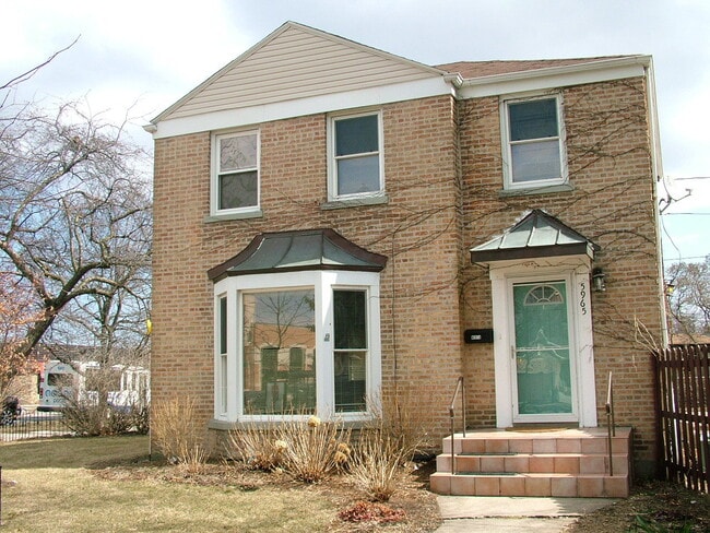 Primary Photo - 5965 W Touhy Ave