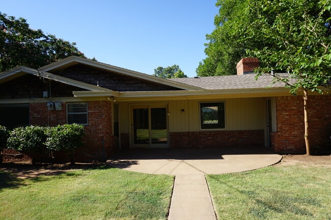 Building Photo - 3018 68th St