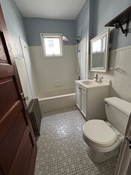 Building Photo - 33 Brooklawn St