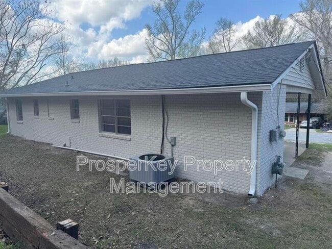 Building Photo - 5730 Teresa St