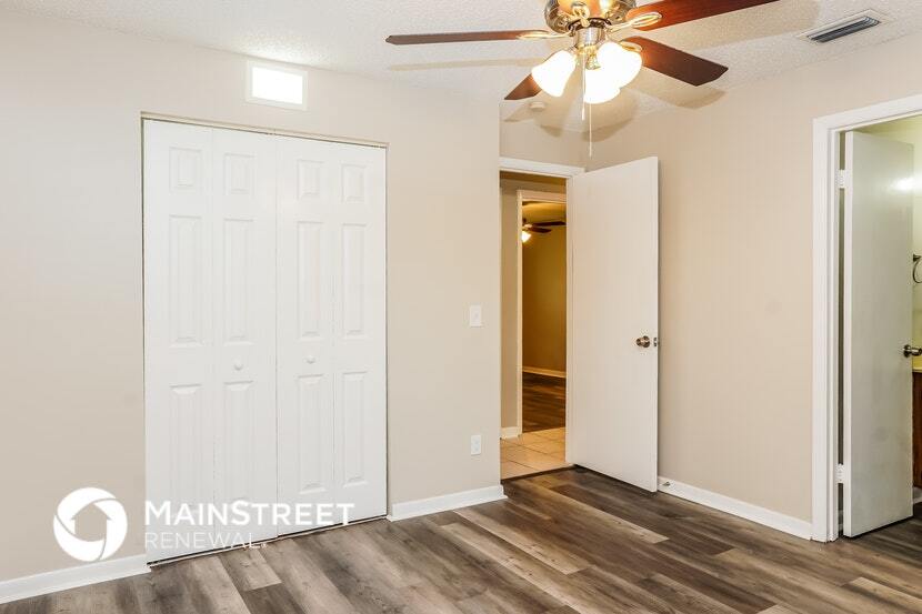 Building Photo - 6576 4th Ln