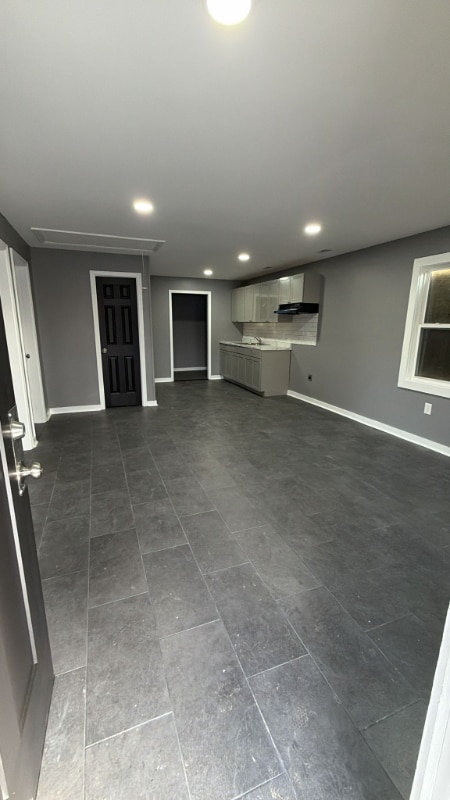 Building Photo - 1370 Marechalneil St